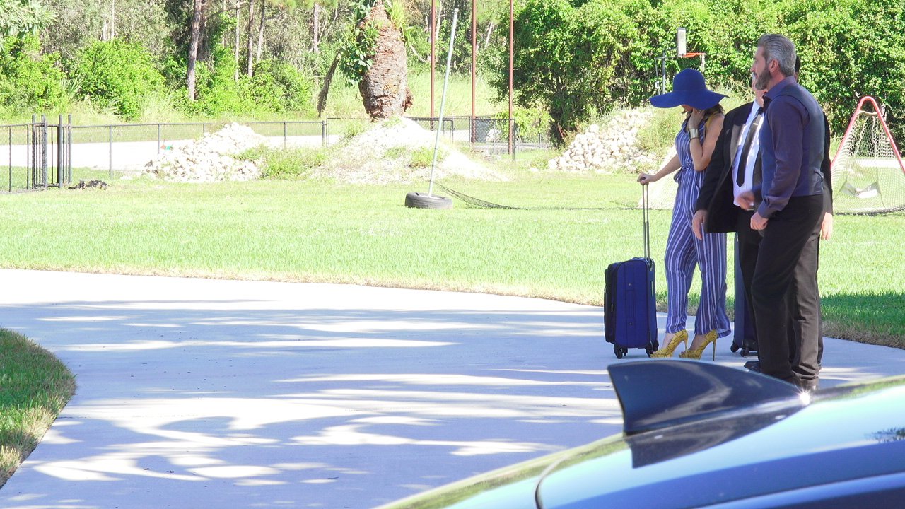 Behind the scenes photo 9 from The Hitmen Movie production showing filming process and cast